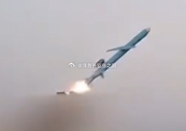 伊朗海军岸防部队向科威特的美军基地发起新一轮打击，使用反舰巡航导弹、远程制导火箭