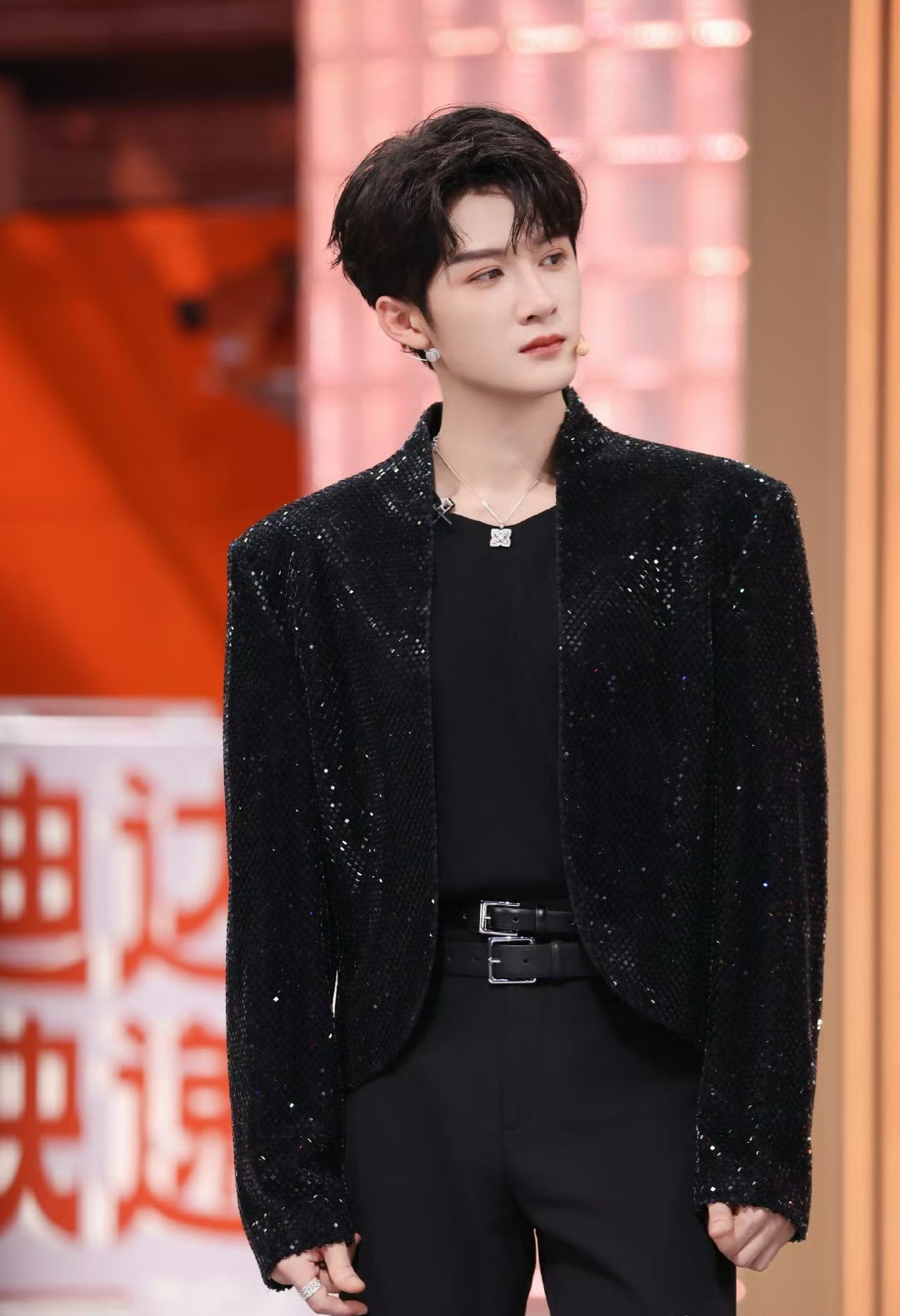 你好星期六今晚可以看檀儿跳舞了[偷笑] ​​​