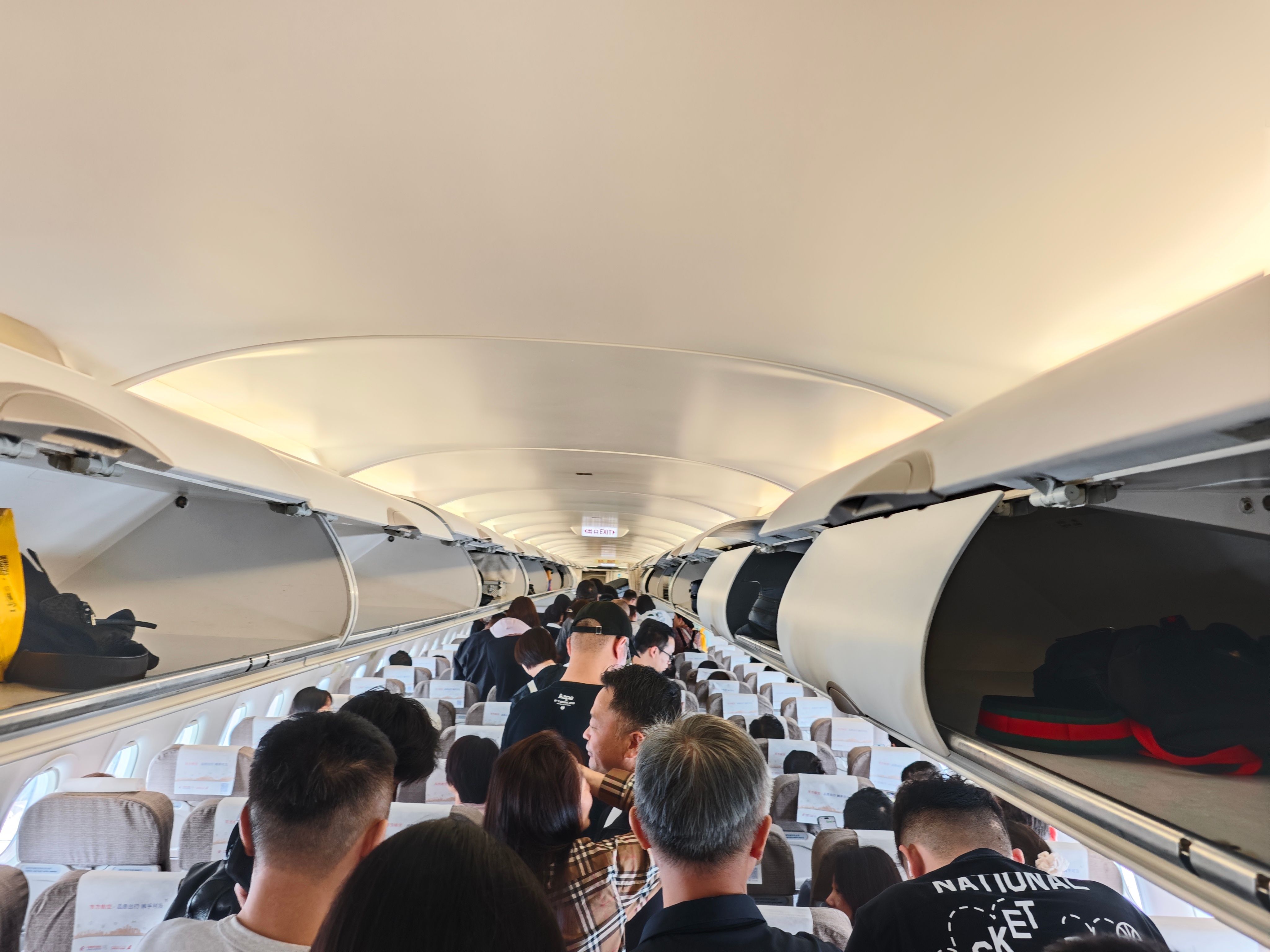 落地重庆江北机场！这个季节来重庆，有什么需要注意的事项吗？#重庆旅行#  ​​​