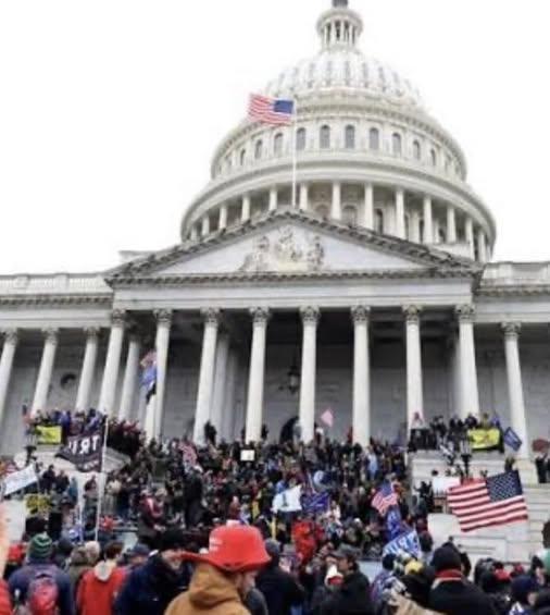 突发新闻：约翰·所罗门刚刚抛出一则重磅消息，足以让每个美国人深感震撼。
根据他的