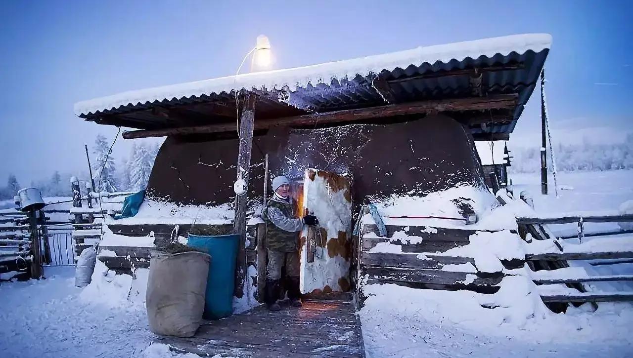 冷警！冷警！零下七十线逼近，人最难的是如厕！
 
据最新报道，俄罗斯雅库特的奥伊