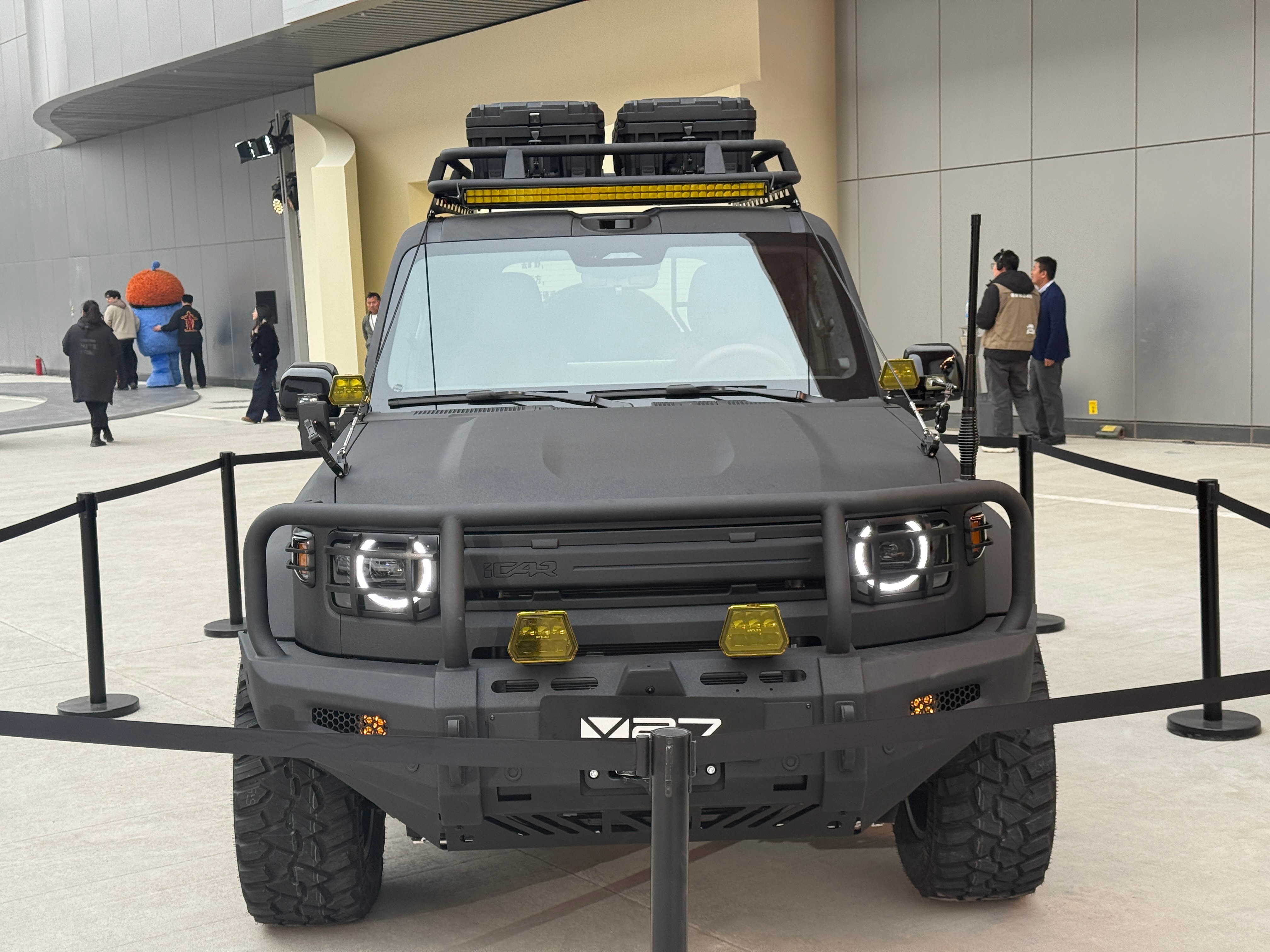 天空属于哈夫克，你们的车来了，这黑色和你们太配了 