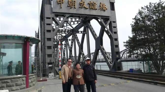 今天是我母亲生日（公历三月三十一号，农历三月初九）明天是父亲逝世十周年纪念日（公