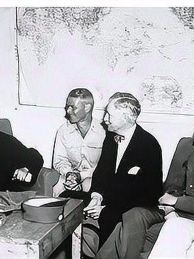 重庆谈判监视宪兵动容落泪，领袖人格魅力折服对手
 
1945年抗战落幕，蒋介石假