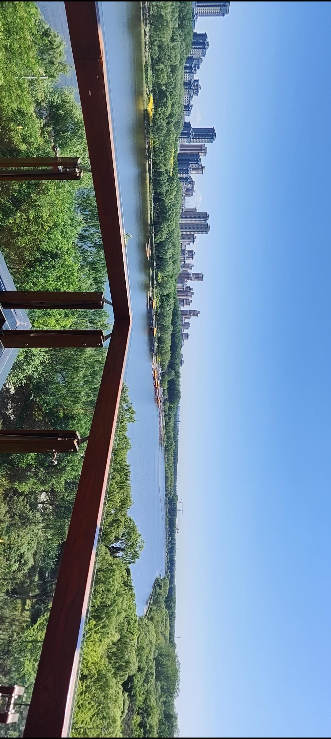 城市绿洲，静享自然与繁华的和谐共存。
