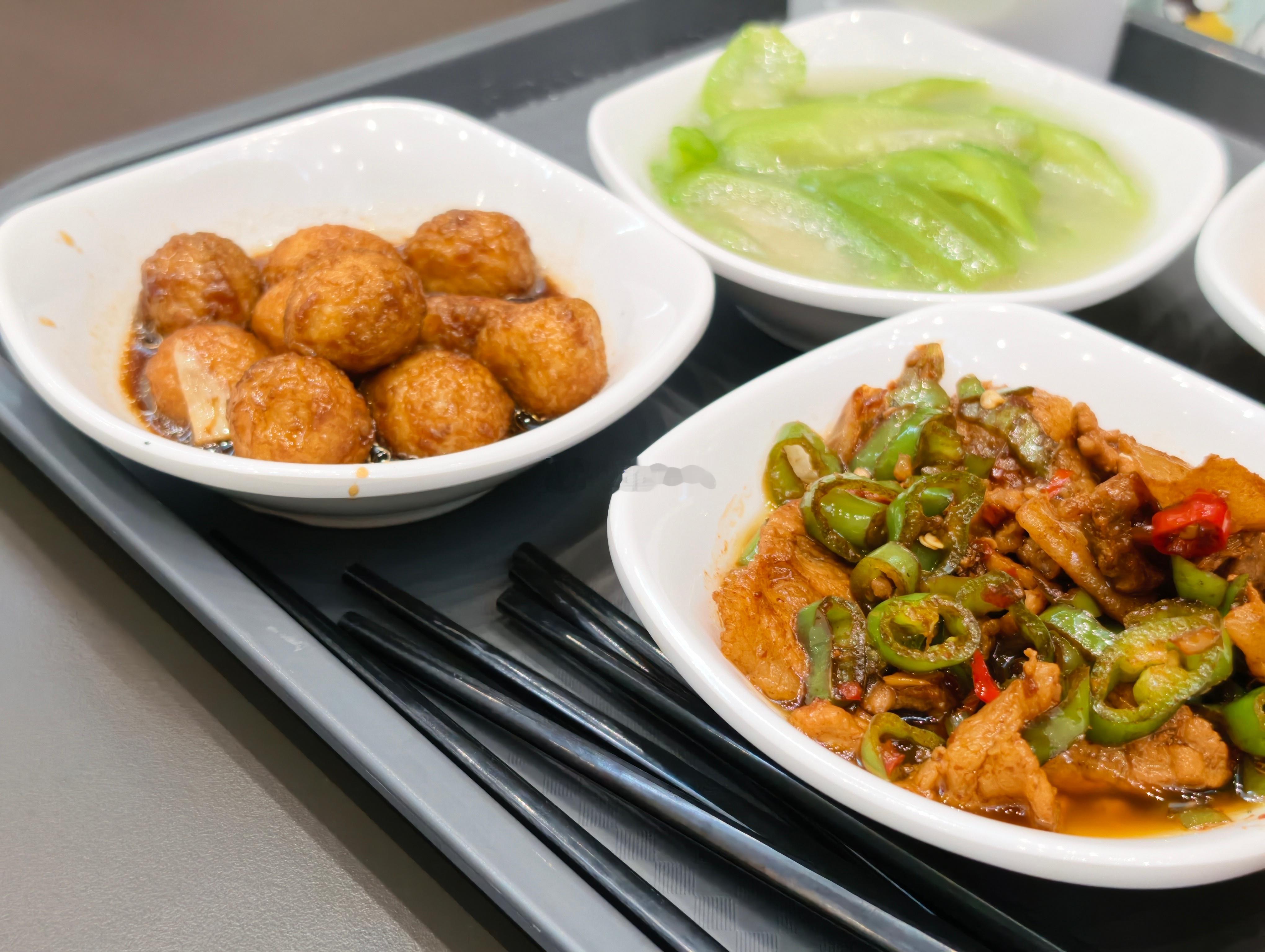 又来新食堂 