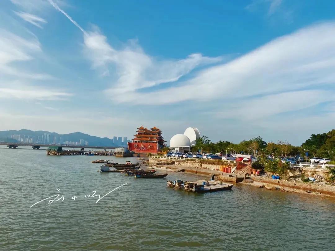 广东省珠海市的地理位置可以说是相当优越的，距离广东省省会广州大约130公里左右，