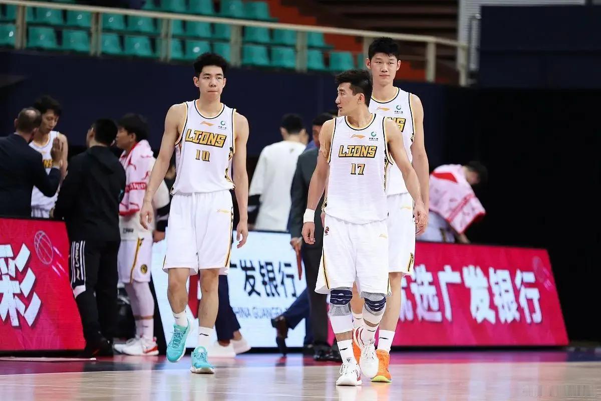 广东今年支持谁呢？
1.辽宁？那不可能，支持谁都不可能支持辽宁，谁打辽宁我们支持