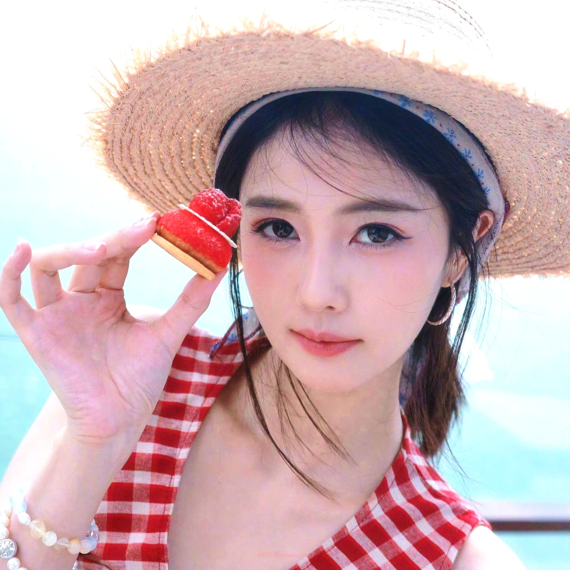 യ 草莓小蛋糕‧₊˚🍧˚≋ 