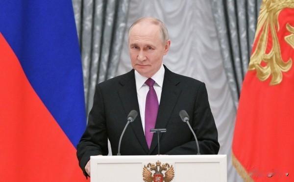 重磅！普京下令立即准备核试验工作。当地时间11月5日，普京主持召开俄罗斯联邦安全