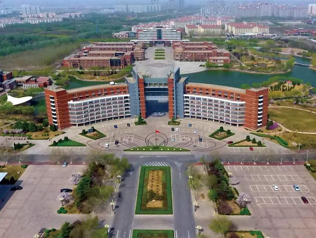 2026年1月4日，教育部公示拟同意滨州医学院更名为山东医药大学。这一消息对医学