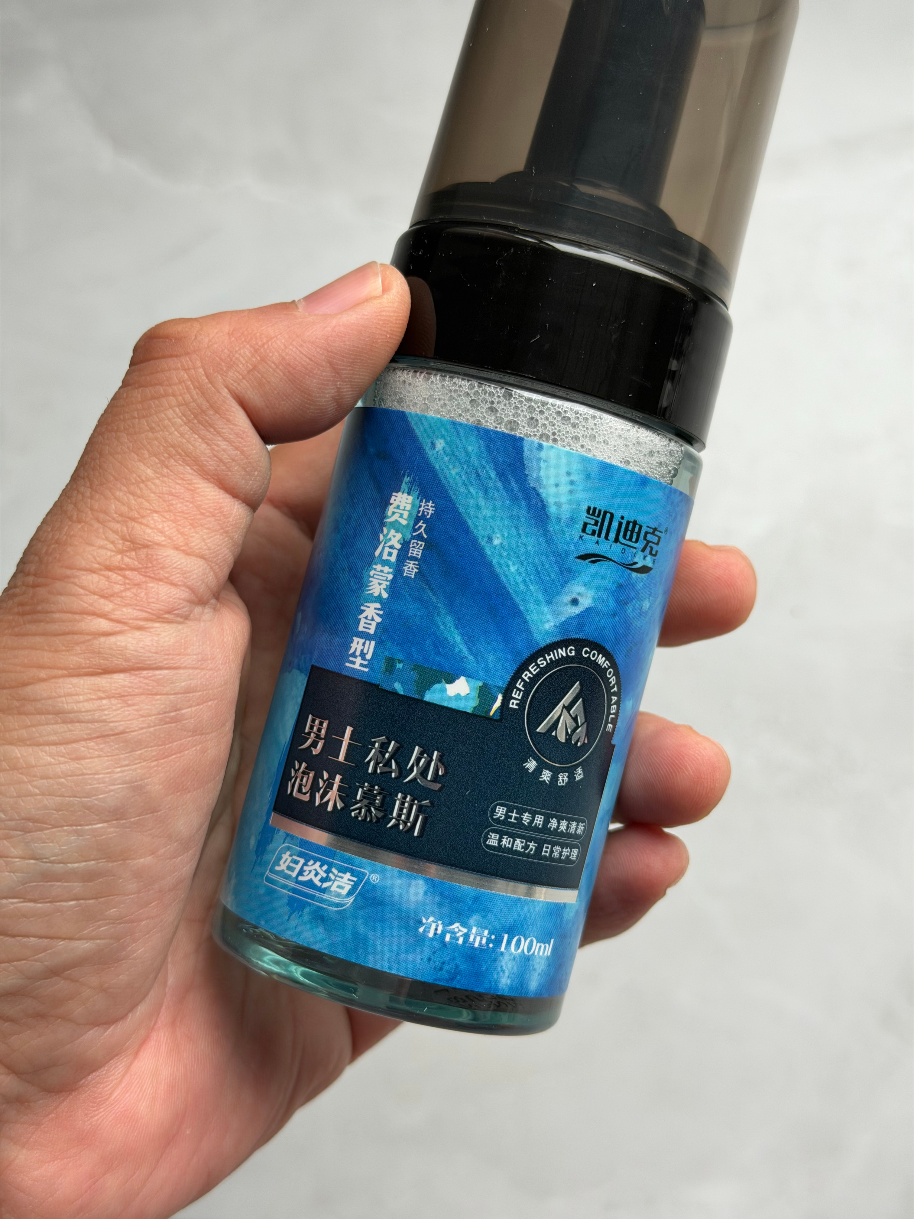 买了瓶男士私处泡沫慕斯准备试试，每次看到是妇炎洁的产品总感觉很违和，而且洁尔阴也