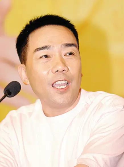 杨议老师在直播时仿佛真的说过他得一等奖与侯耀文关系很大的事。他兴奋地说，当年在比