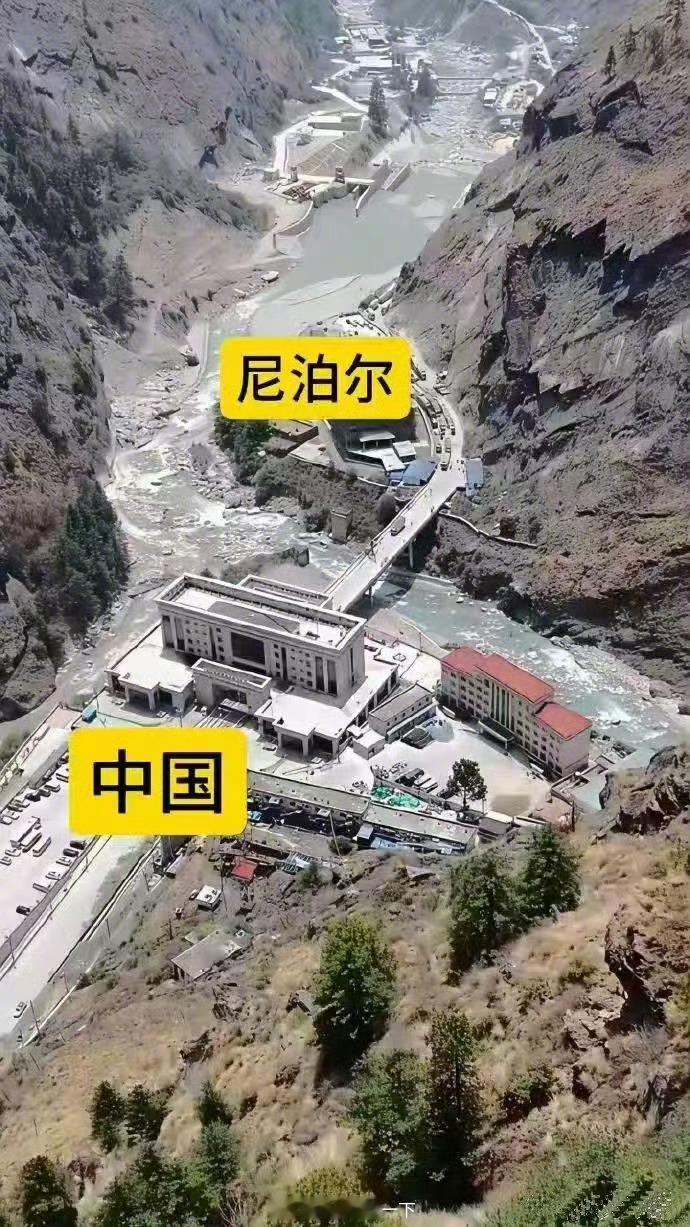 吉隆口岸雨季的西部还是隐患比较大的，尤其是喜马拉雅山南麓区域，现在惟愿多点同胞安