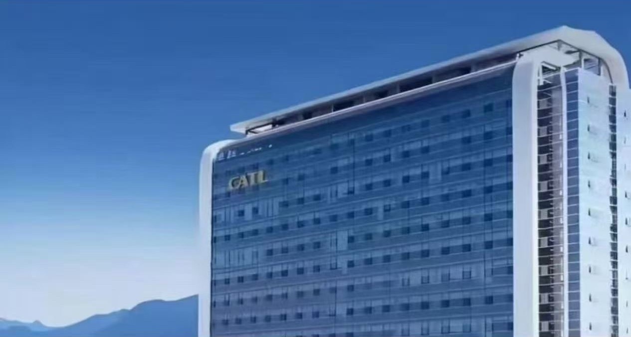 宁德时代 据外媒报道，全球最大的电池制造商宁德时代决定全力以赴推动全球航运业电动