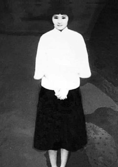 1931年厦门刑场上，怀胎八月的梁慧贞摘下手表塞给刽子手：“别打肚子，朝头开枪，