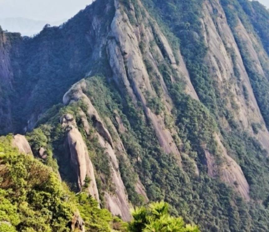 当年明月《明朝那些事》的结尾这样写到
“我之所以写徐霞客，是想告诉你，所谓百年功