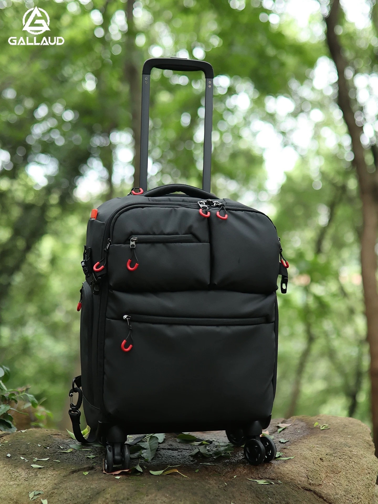 被新闻中心的摄像大哥种草了这个拉杆箱