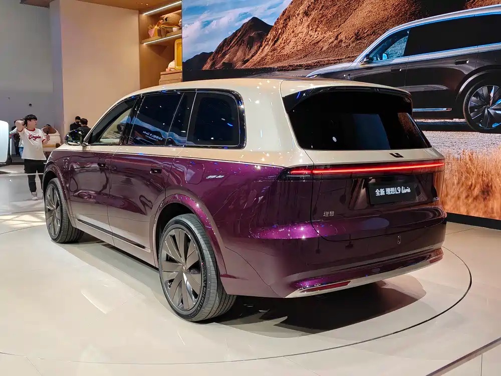 理想L9 Livis，旗舰六座增程 SUV。理想全新旗舰家用SUV，定位高端家庭