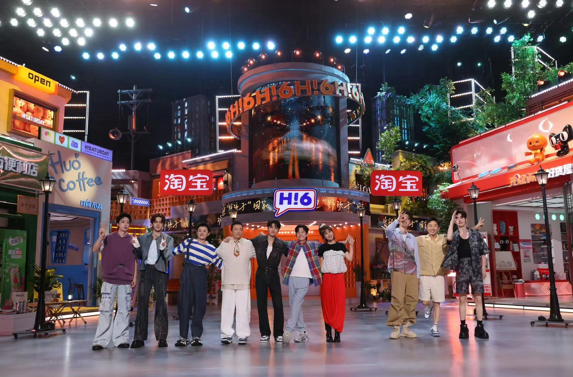 #王俊凯hi6合照##王俊凯hi6合影#王俊凯hi6合影，不错不错 ​​​