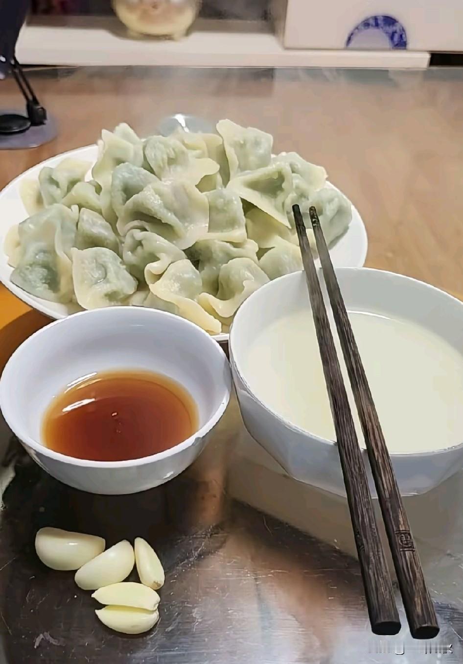 注册资本仅10万元的上海均奕汽车科技有限公司，凭什么才短短两年时间， 就拿下韩红
