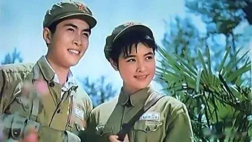 刘晓庆这提问，不好评啊！惠英红眼神写着让她把话掐了重说吧……

《妹妹找哥泪花流