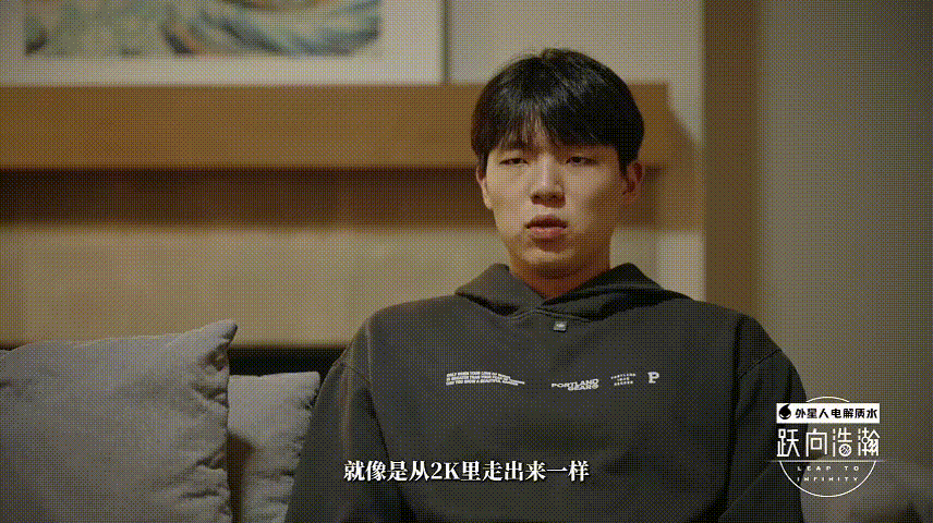 刚踏上NBA赛场就接连碰壁，投篮不准、防守跟不上，还被吐槽“昙花一现”，连训练都