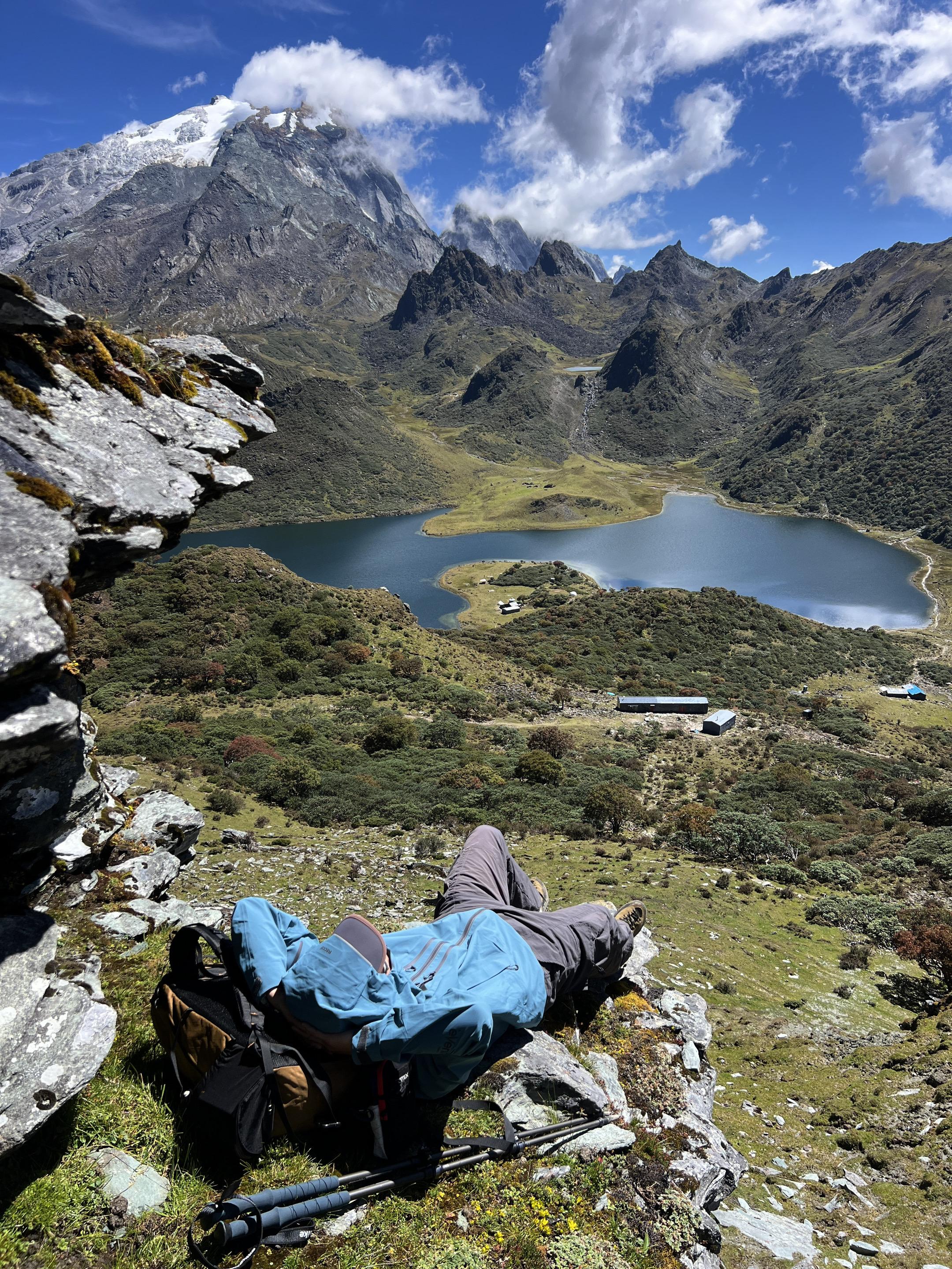 这里是云南香格里拉，哈巴雪山“黑海”徒步路线。