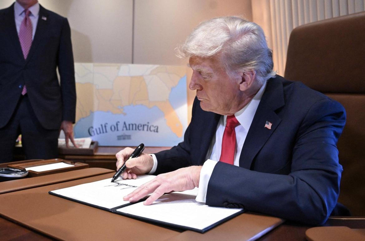 特朗普这签字的墨还没干呢，威胁的话已经撂下了。您说这叫什么事儿？我觉得吧，这套路