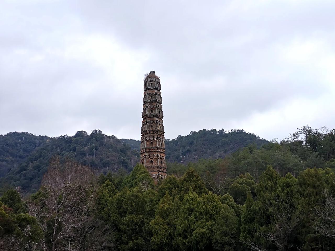 前几天去杭州溜达一圈，昨天回到郑州，今天上午先去我爸的单位办点事，然后去看我妈。