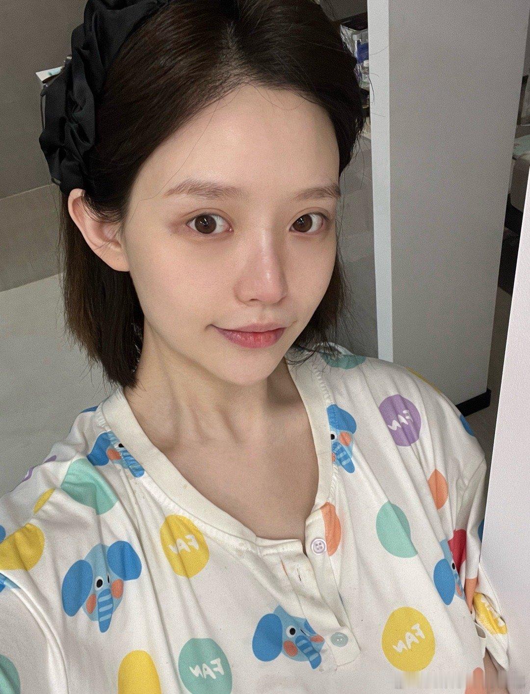 这两天断舍离，才发现家里不知不觉攒了这么多双抗的空瓶了，抗氧化真的已经离不开它了