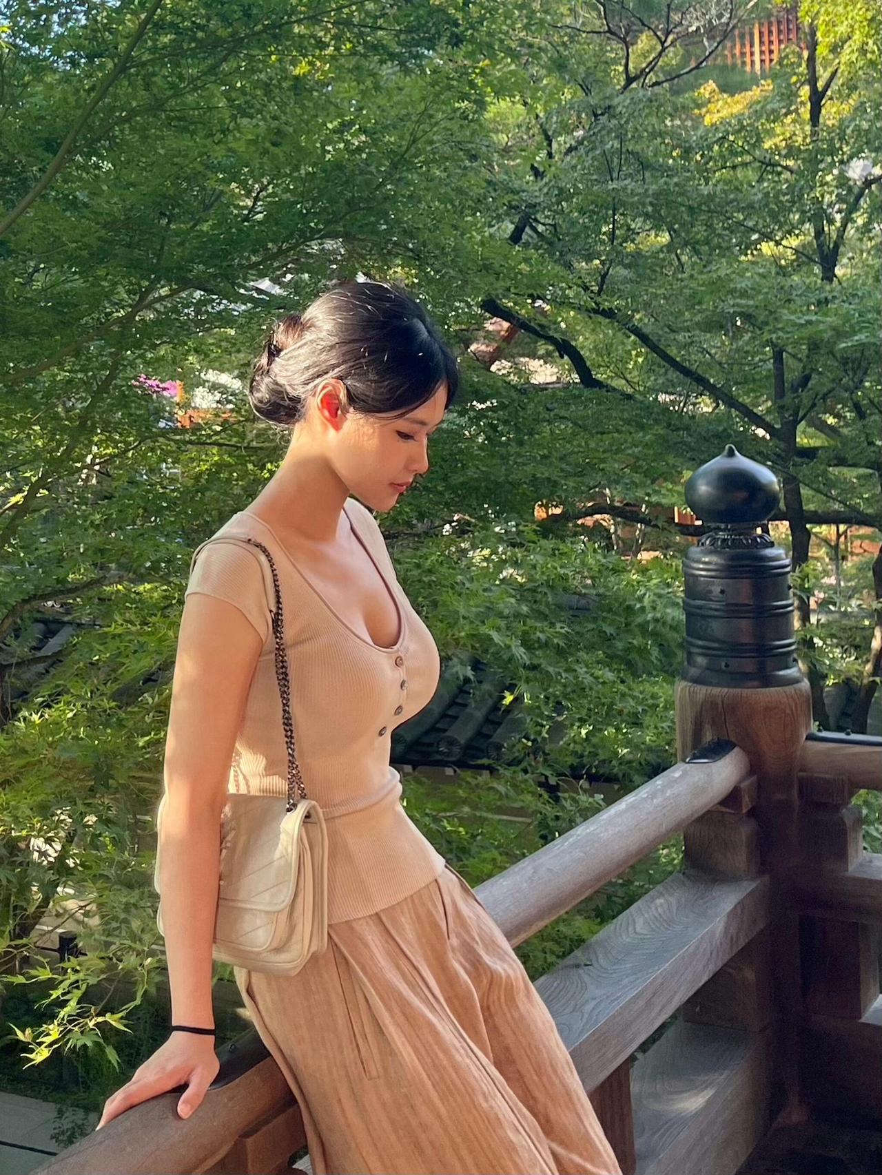 永远为自己着迷。