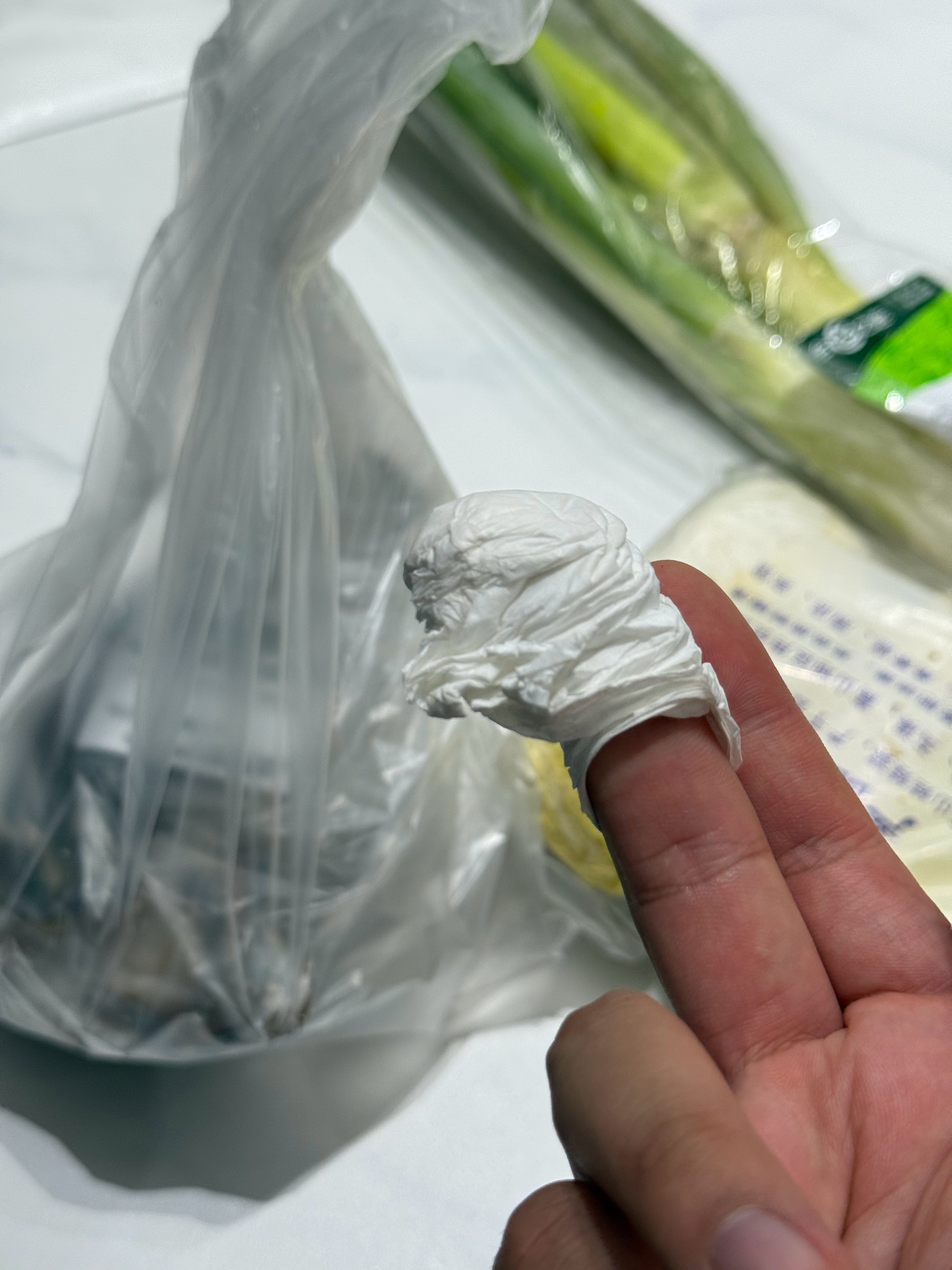嘴好馋，落地后第一件事就是去盒马买了3只梭子蟹，烤着吃[并不简单]好久没捞蟹了，