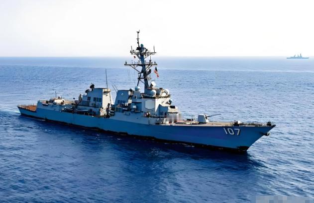 美国为啥要打委内瑞拉，一是为了㩴取委内瑞拉的石油资源，二是为了美元霸权，扼杀中国