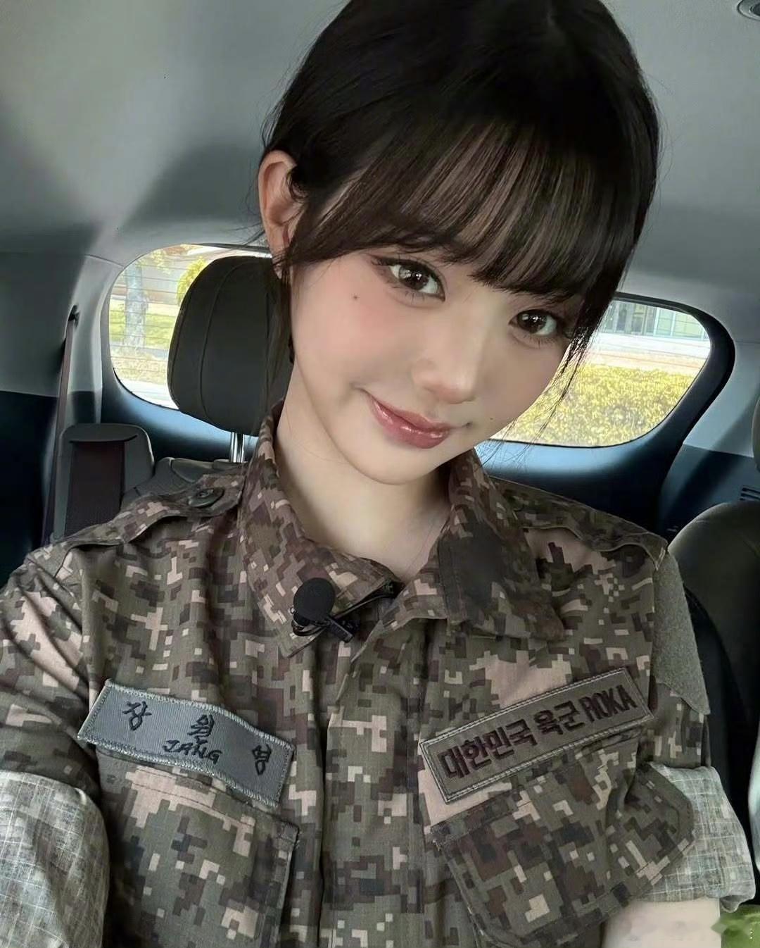 张元英迷彩服自拍张元英迷彩服对镜拍张元英迷彩服自拍，好米，[开学季][开学季][