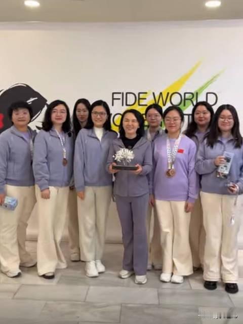 2025年国际象棋女子团体世锦赛在西班牙落下大幕
国象女团世锦赛中国队铜牌 20