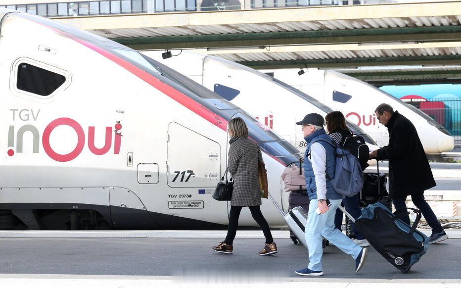 海外新鲜事 2026 年法国公共假期与“拼假”攻略：如何请假获得更长假期只需请 