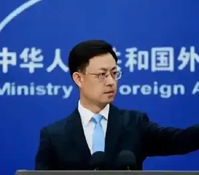 快讯！快讯！
 
中国外交部突然宣布了
 
12月12日，北京，中国外交部面向全