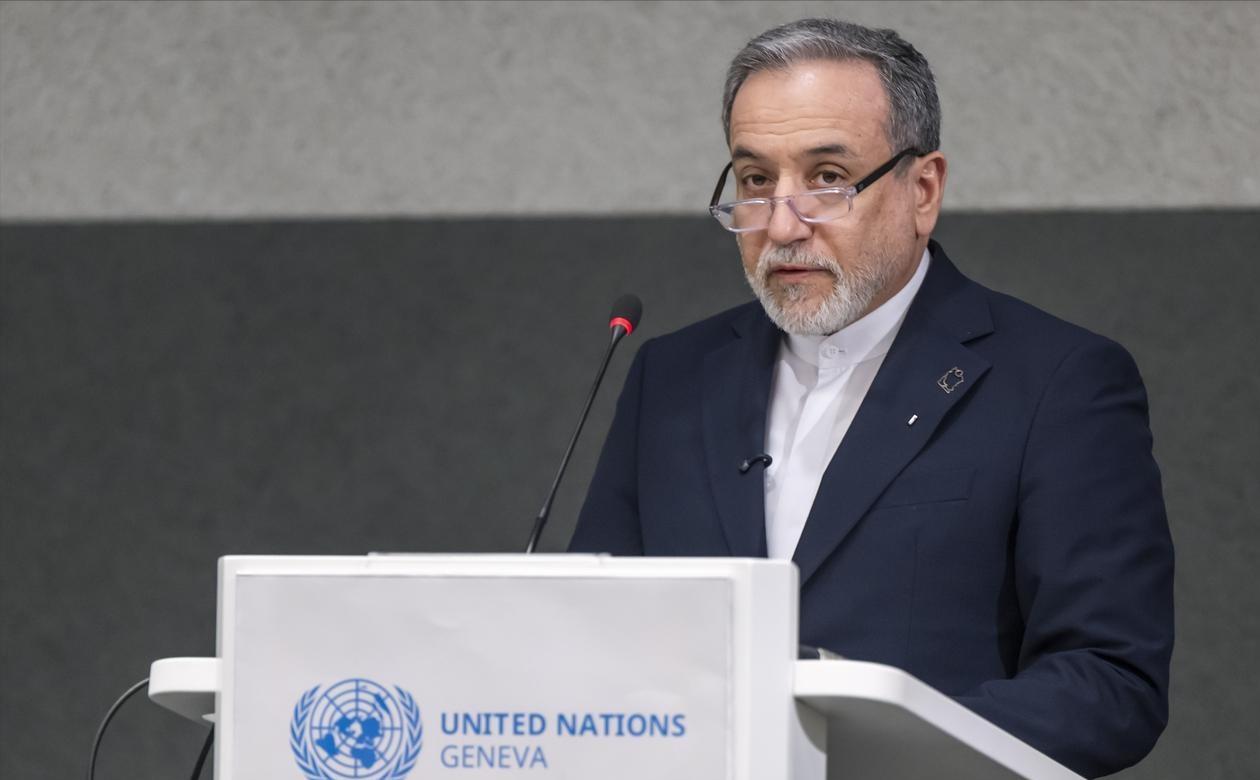 3月2日，伊朗在连续报复三天后，终于换打法了。

伊朗外长阿拉格齐给联合国秘书长