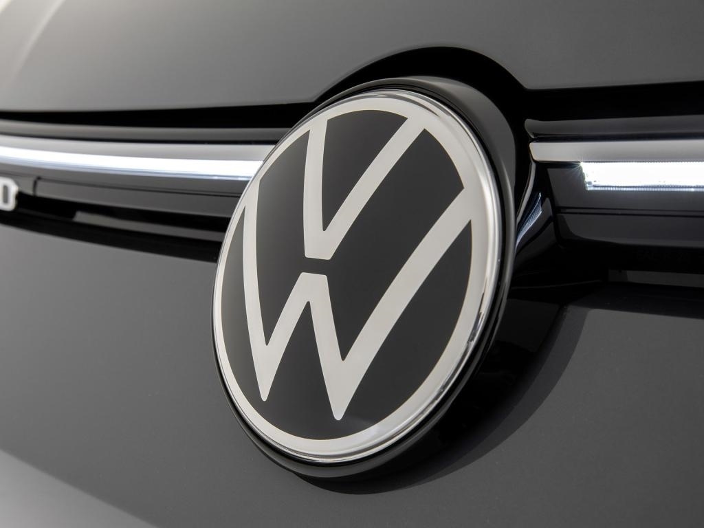 大众汽车CEO表示，美国关税已严重影响集团利润，仅五个月损失约21亿欧元。若关税