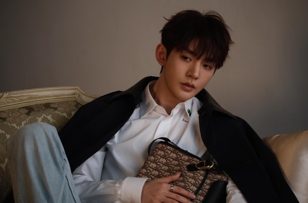 迪奥品牌大使邓为 为为子ins更新…… 