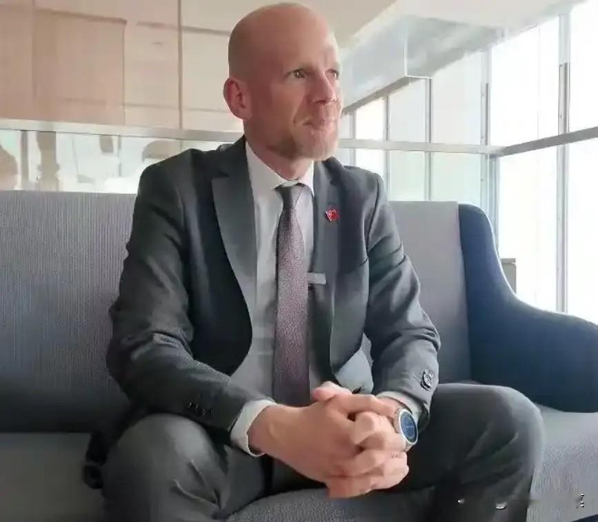 国际足联回应了，关于网传的6000万美元的转播费，国际足联秘书长说，不能透露。