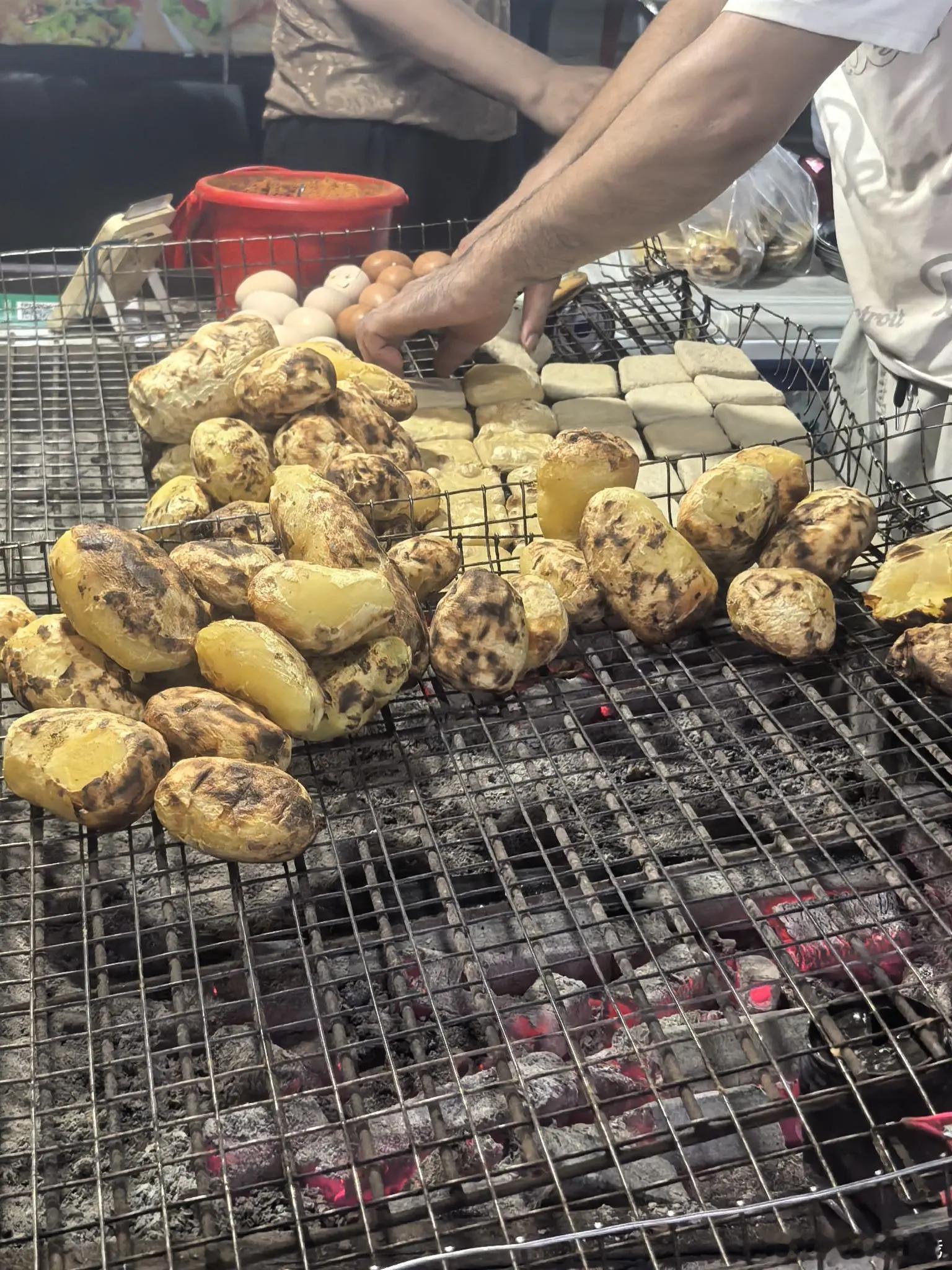 碳烤小土豆🥔 