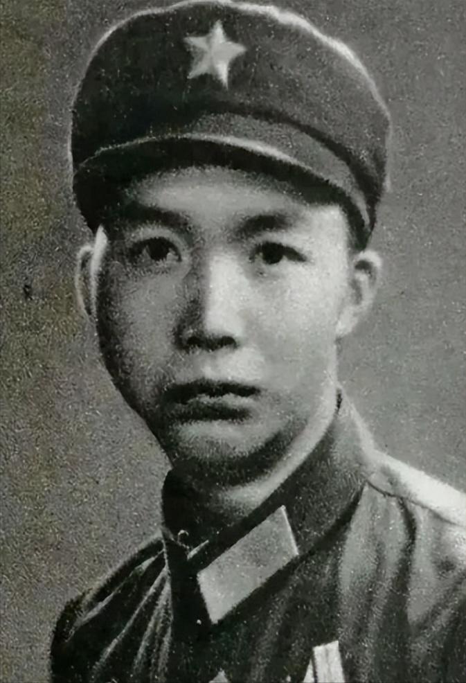 1979年，一个叫高华忠的士兵，接到了掩护全营撤退的死命令。战斗结束，任务完成，