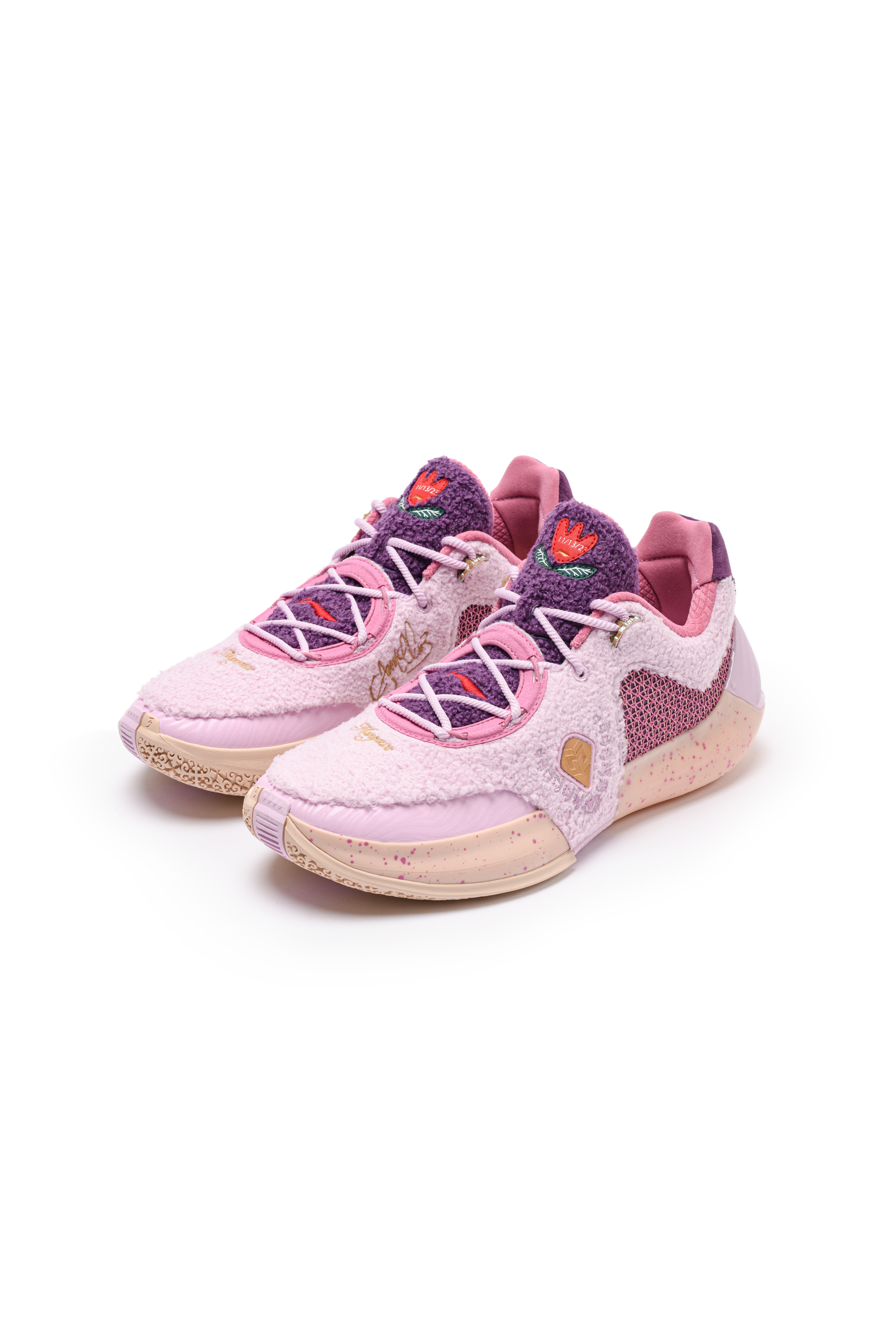 CJ麦科勒姆 前两场比赛穿着大儿子元素的CJ4 PE，今日上脚全新CJ4是为他女