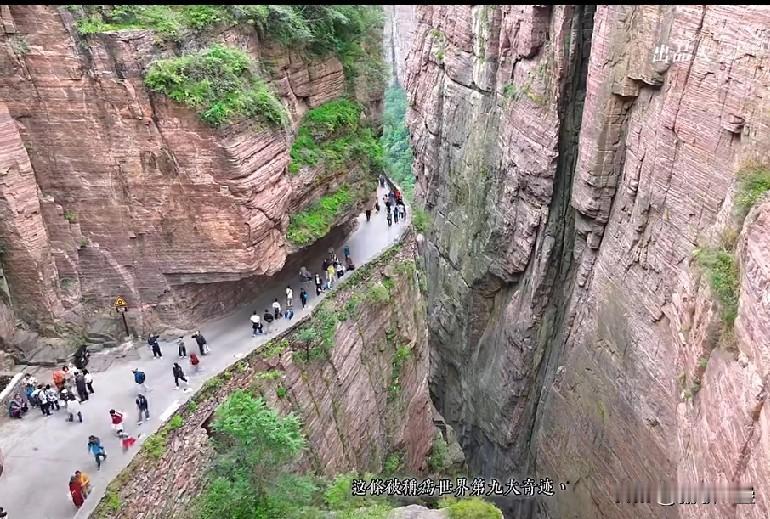 全国山脉景区挂壁栈道前10名排行榜

挂壁栈道以其“奇、险、秀”成为山脉景区的灵
