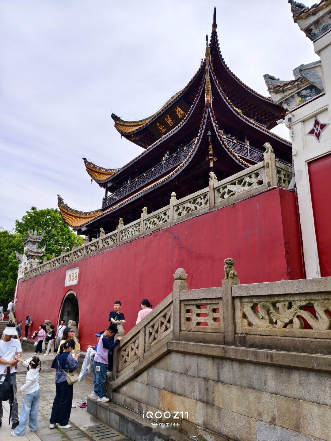iQOO Z11实拍📷游历岳阳楼，记录千年古楼烟火气景区人多的复杂环境直出依旧
