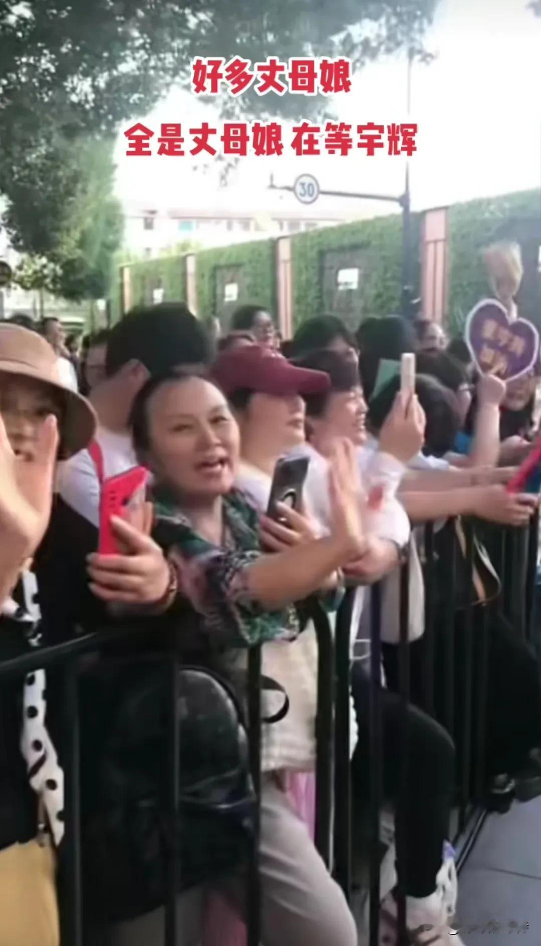 突然能理解老俞和小孙了。

设身处地地站在2616的角度，本来是领导的却成了下属
