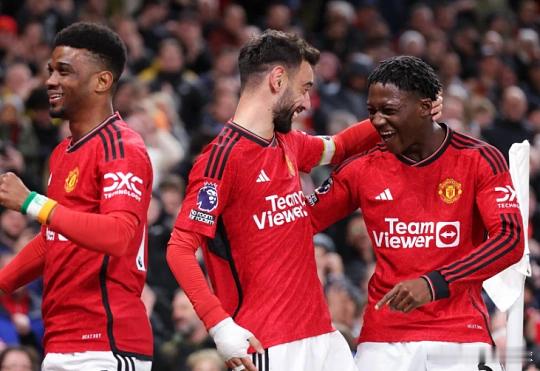 002   英超   曼联vs西汉姆联英超 方向：主胜/让胜比分2-0 2-1 