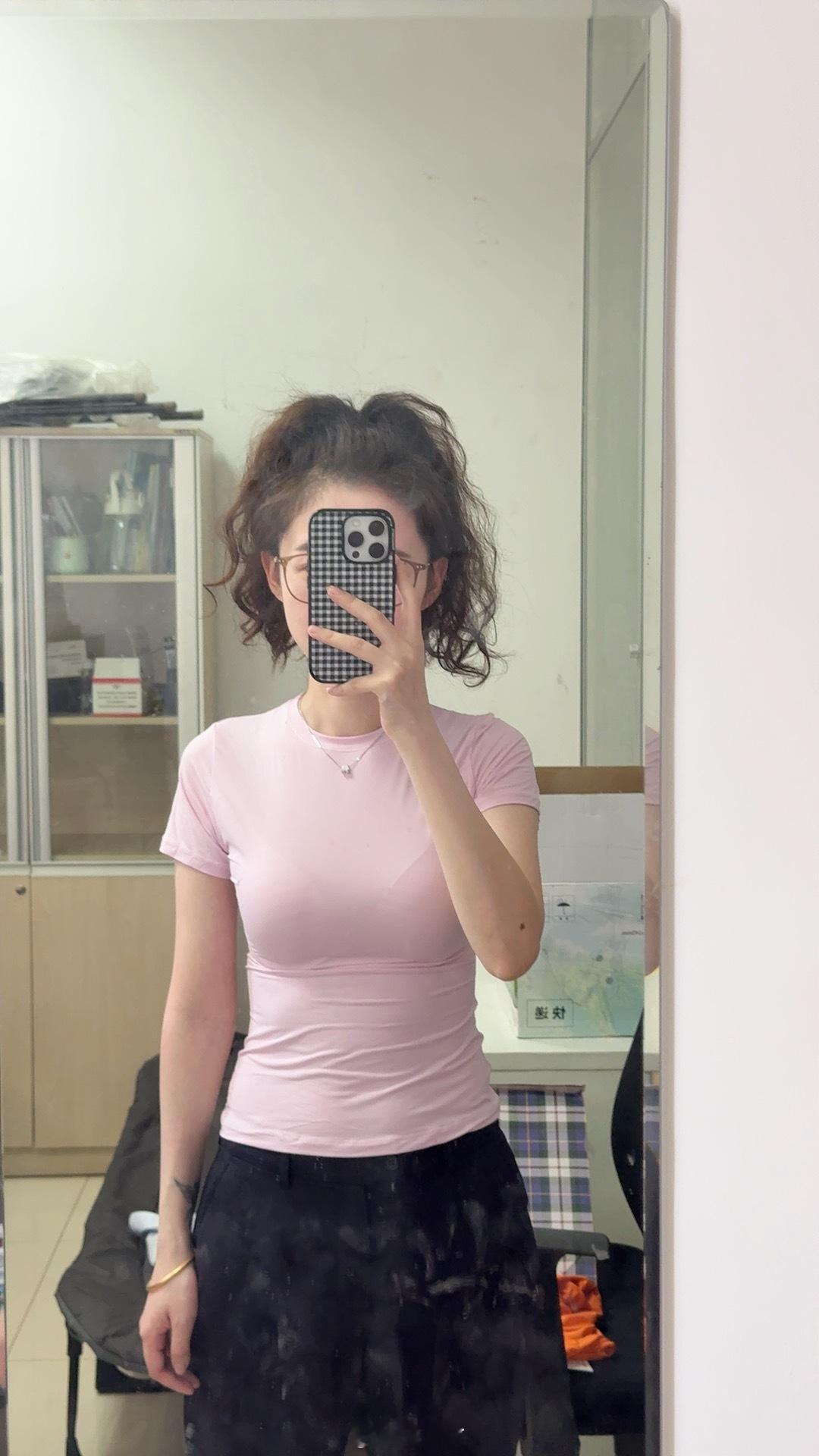 我还没穿过这种衣服 